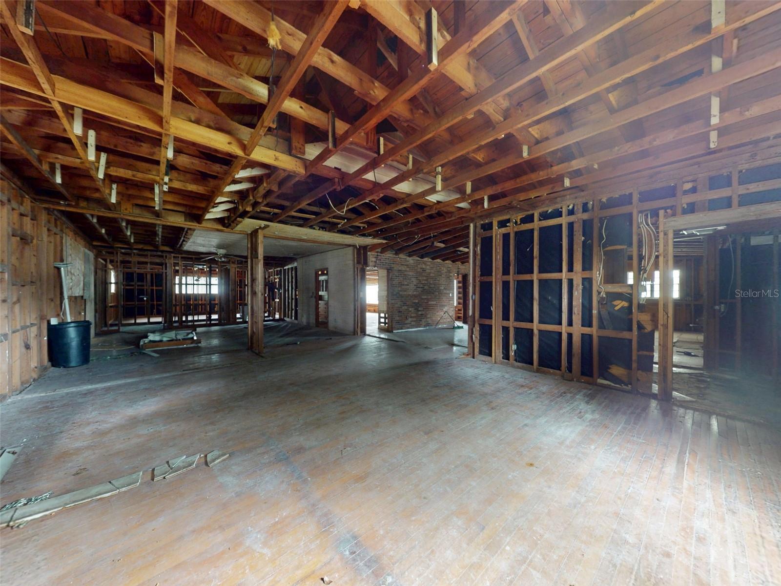 120 Railroad Ave Property Photo 44