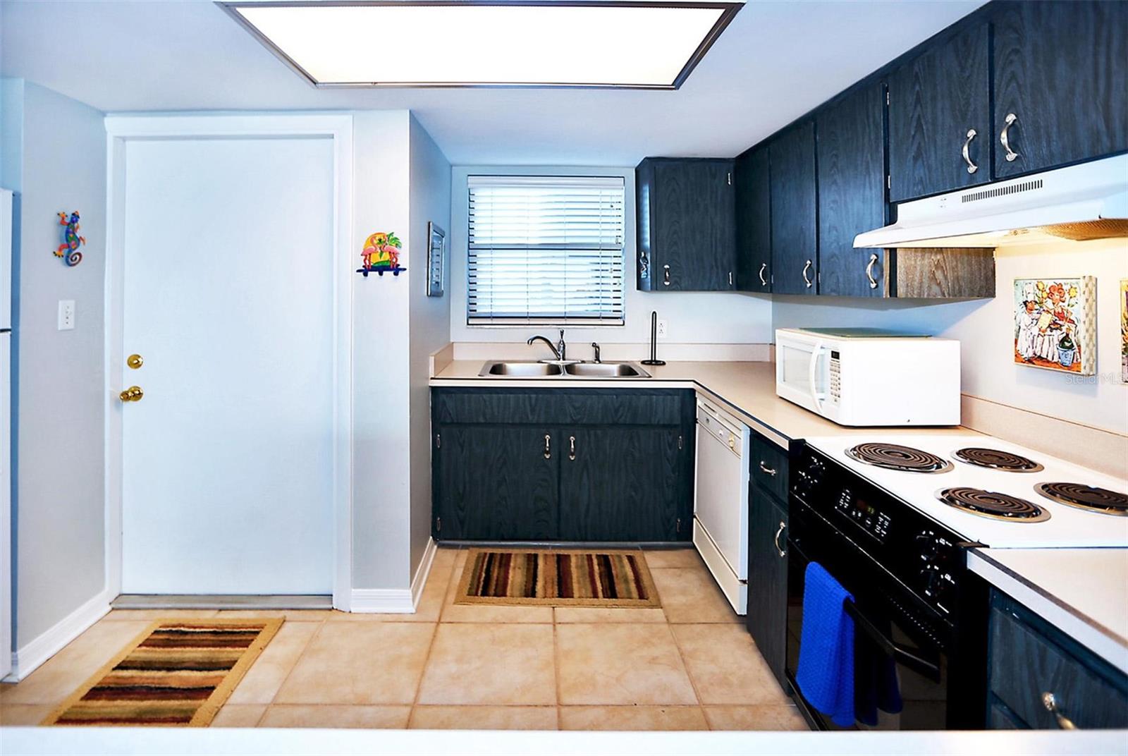 1571 S Atlantic Ave #103 Property Photo 8