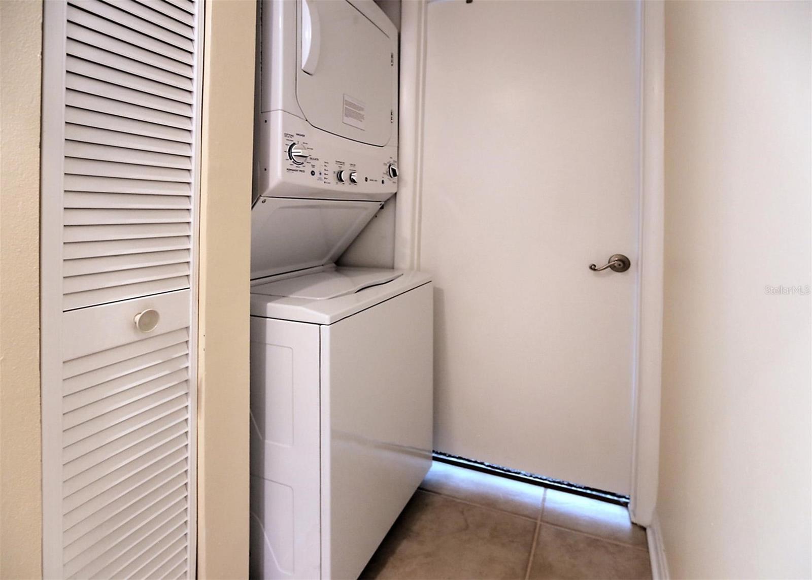 1571 S Atlantic Ave #103 Property Photo 10