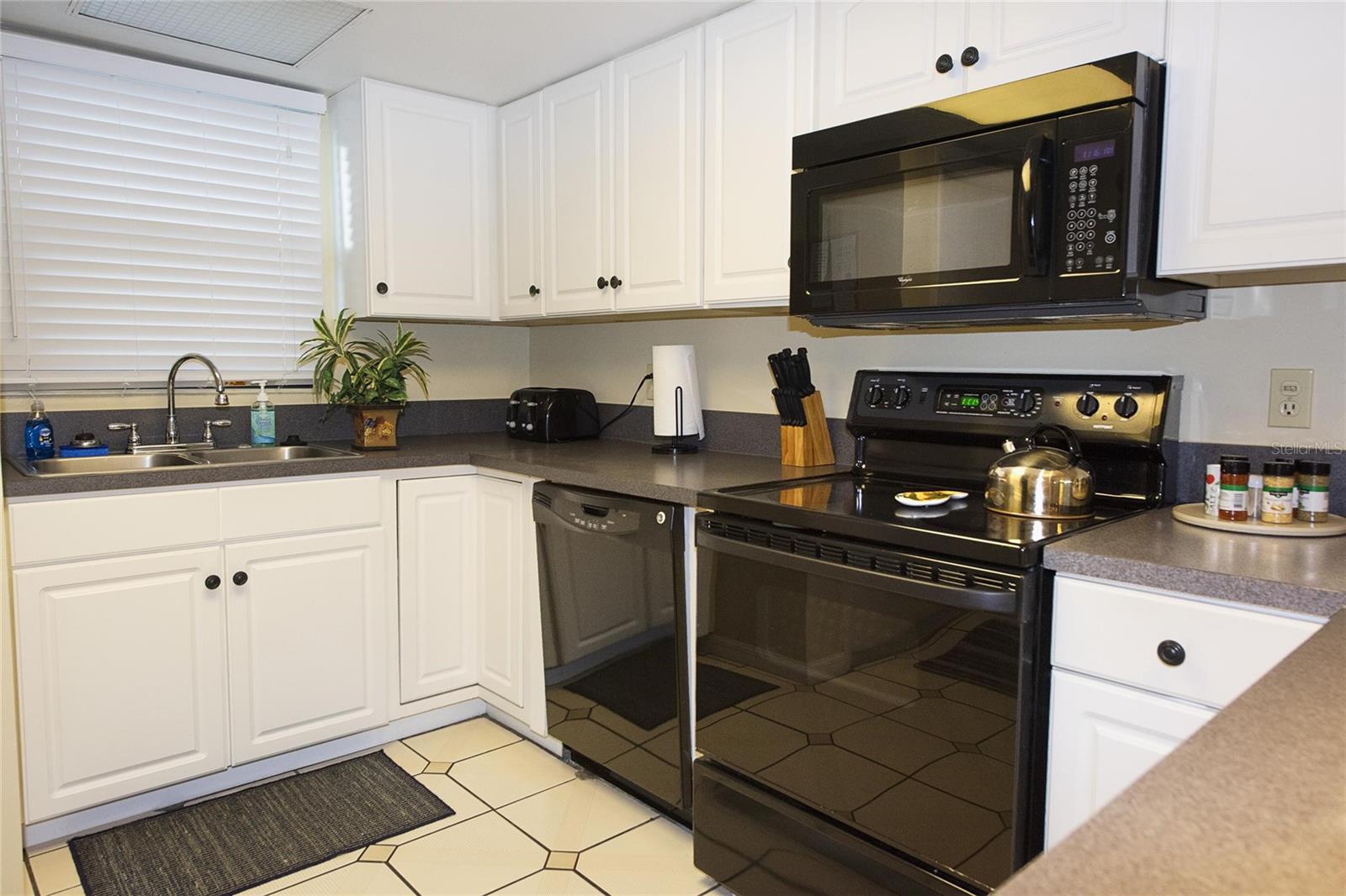 1571 S Atlantic Ave #203 Property Photo 12