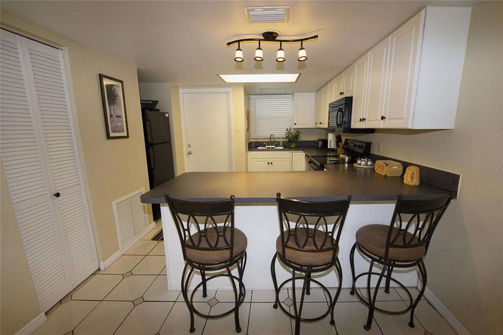 1571 S Atlantic Ave #203 Property Photo 14
