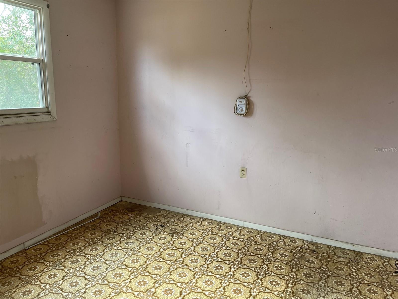 142 Park Blvd Property Photo 9