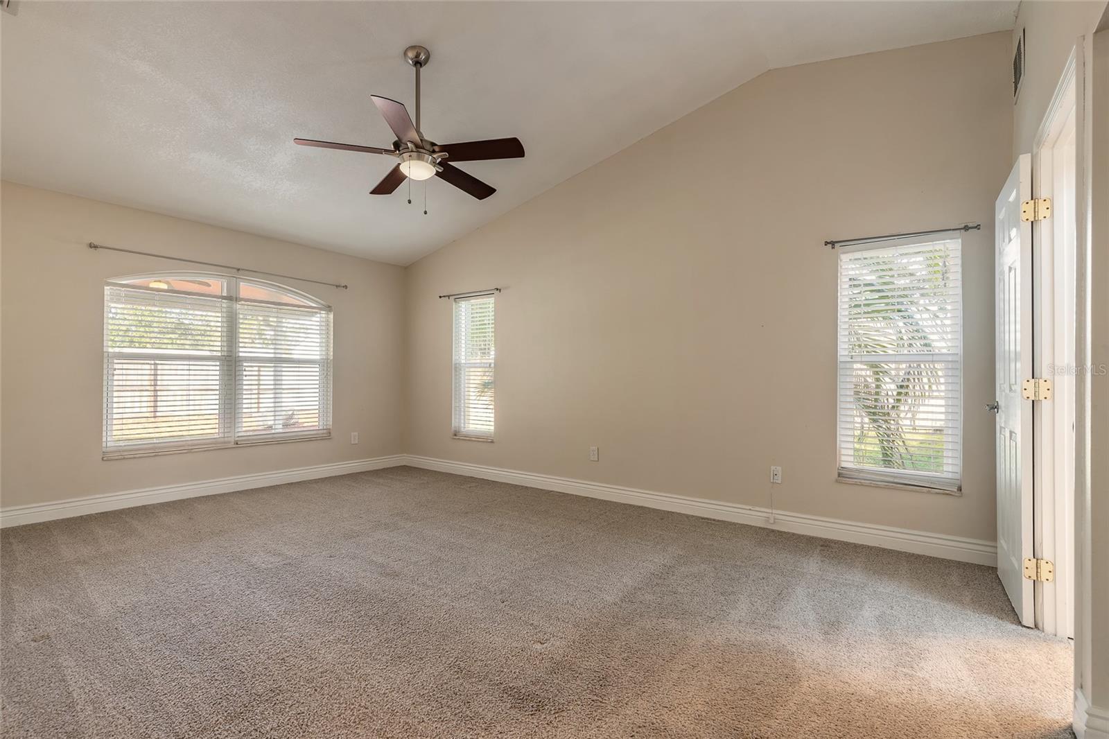 1105 Donnell Dr Property Photo 4