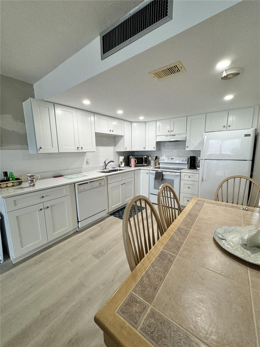 4849 Saxon Dr #a208 Property Photo 3