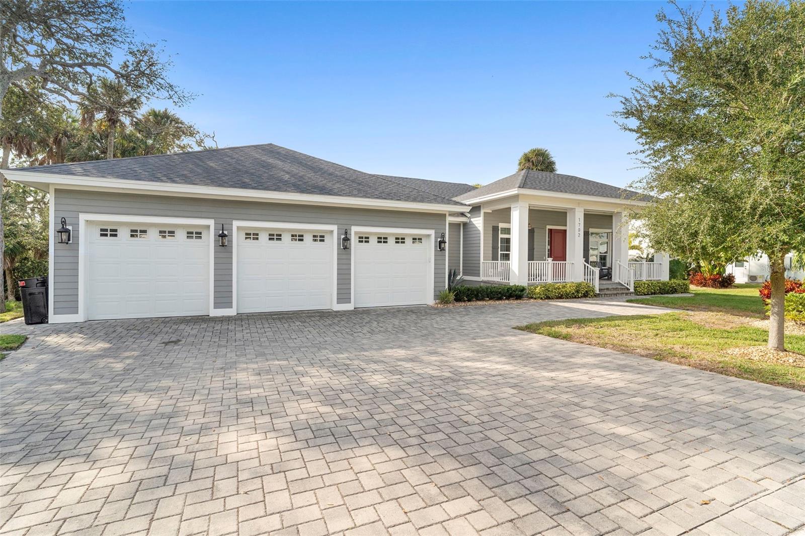 1702 Saxon Dr Property Photo 4