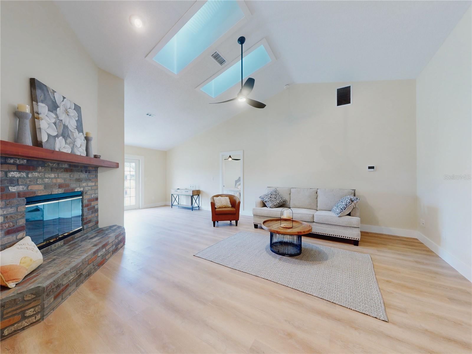 804 Soft Pine Ct Property Photo 5
