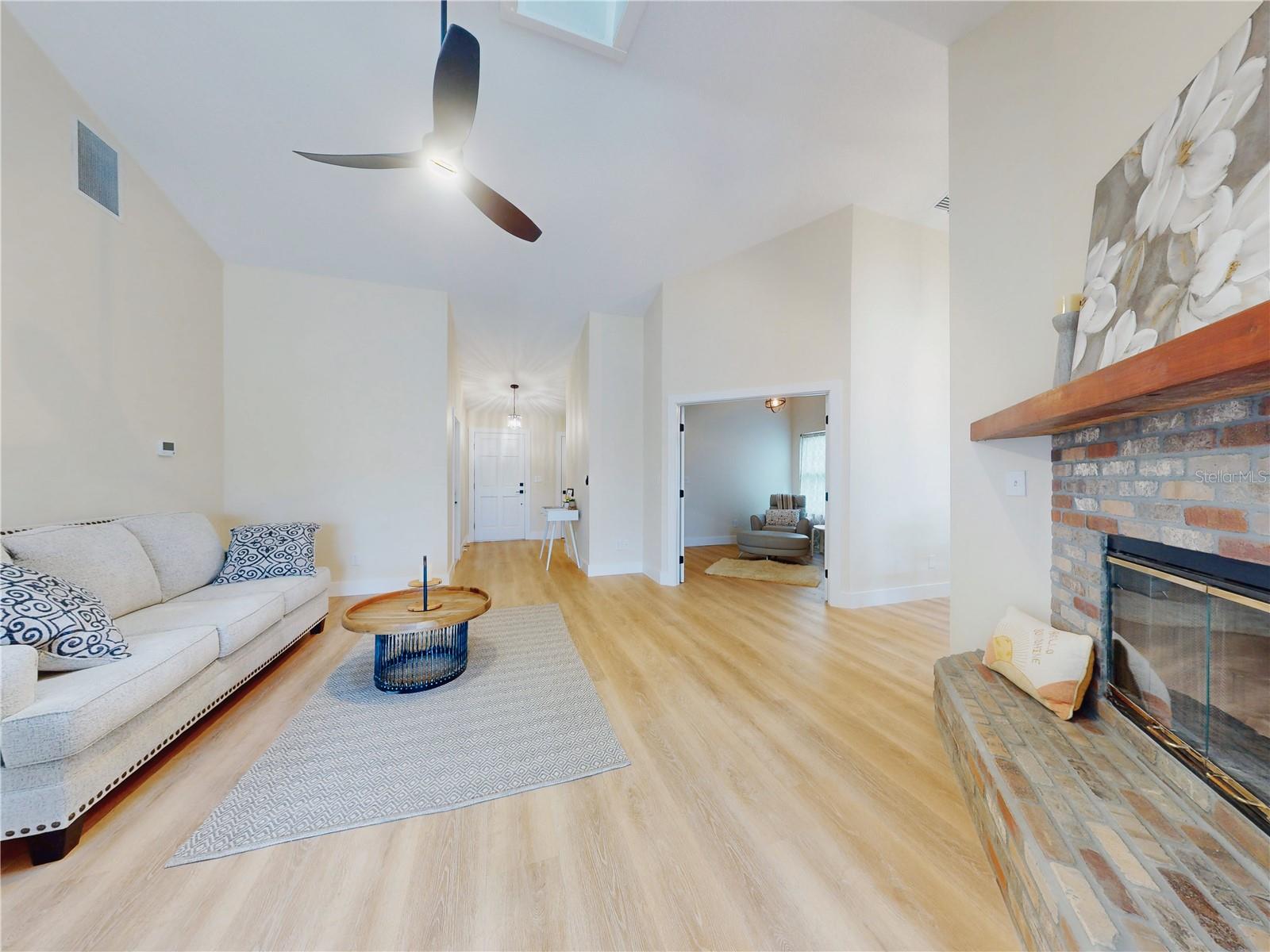 804 Soft Pine Ct Property Photo 6