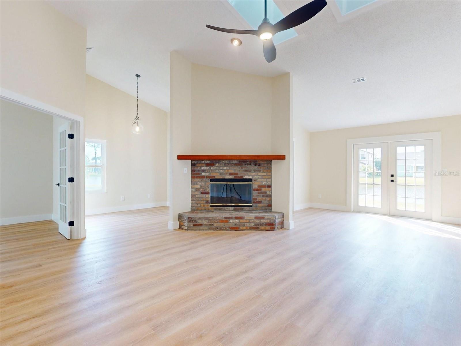 804 Soft Pine Ct Property Photo 8