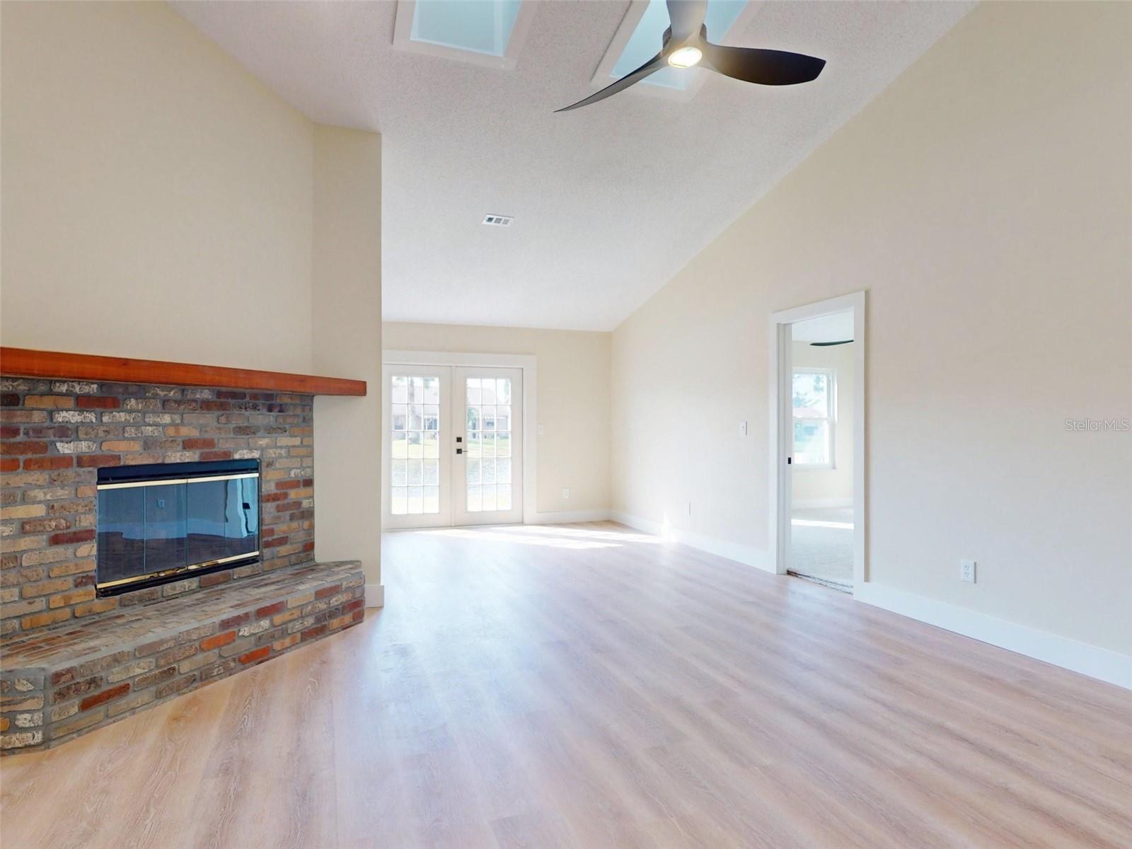 804 Soft Pine Ct Property Photo 9