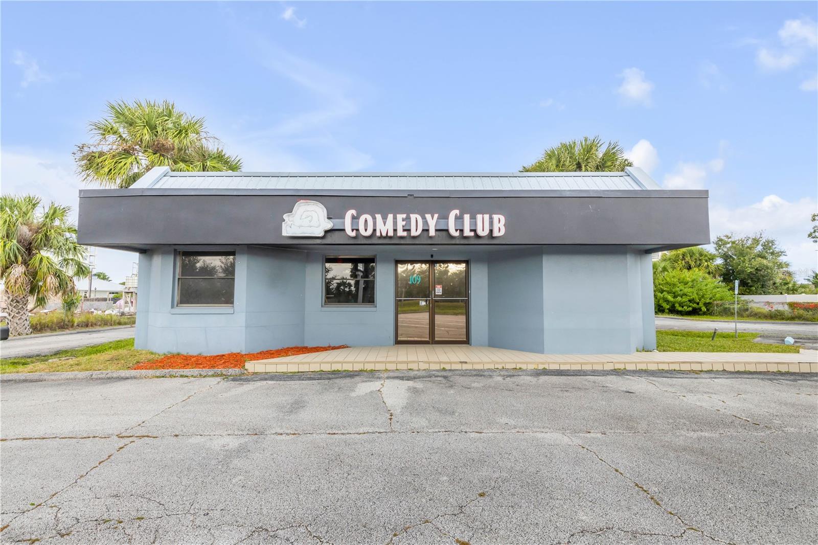109 N CAUSEWAY Property Photo 1
