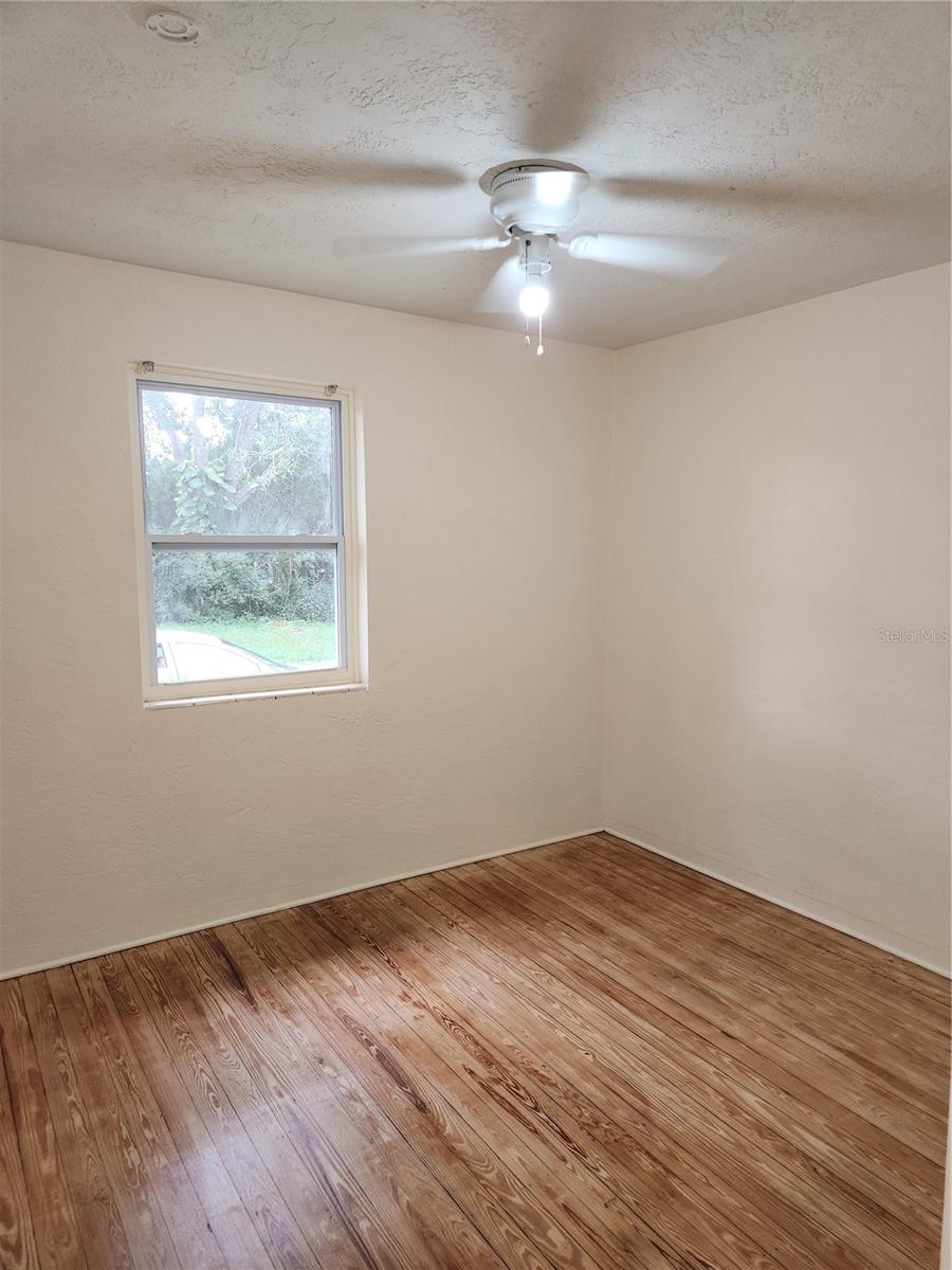 486 Oak St Property Photo 11