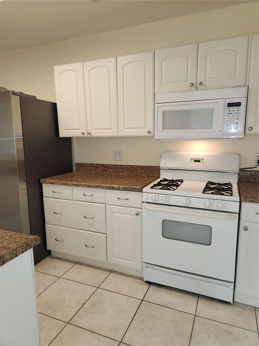 486 Oak St Property Photo 15