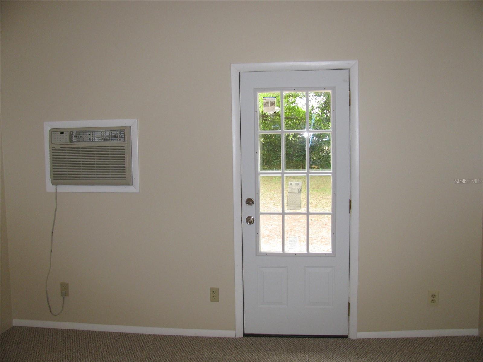 486 Oak St Property Photo 19