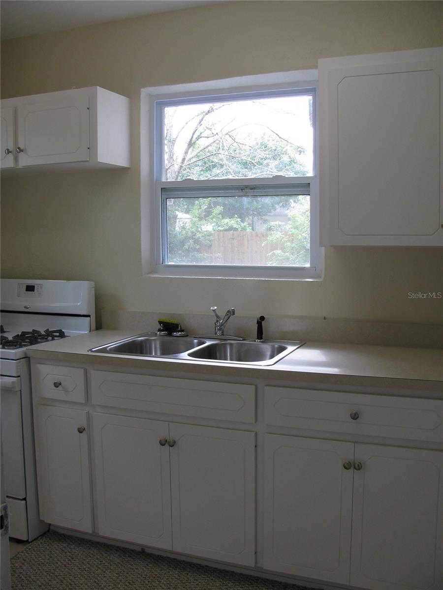 486 Oak St Property Photo 26