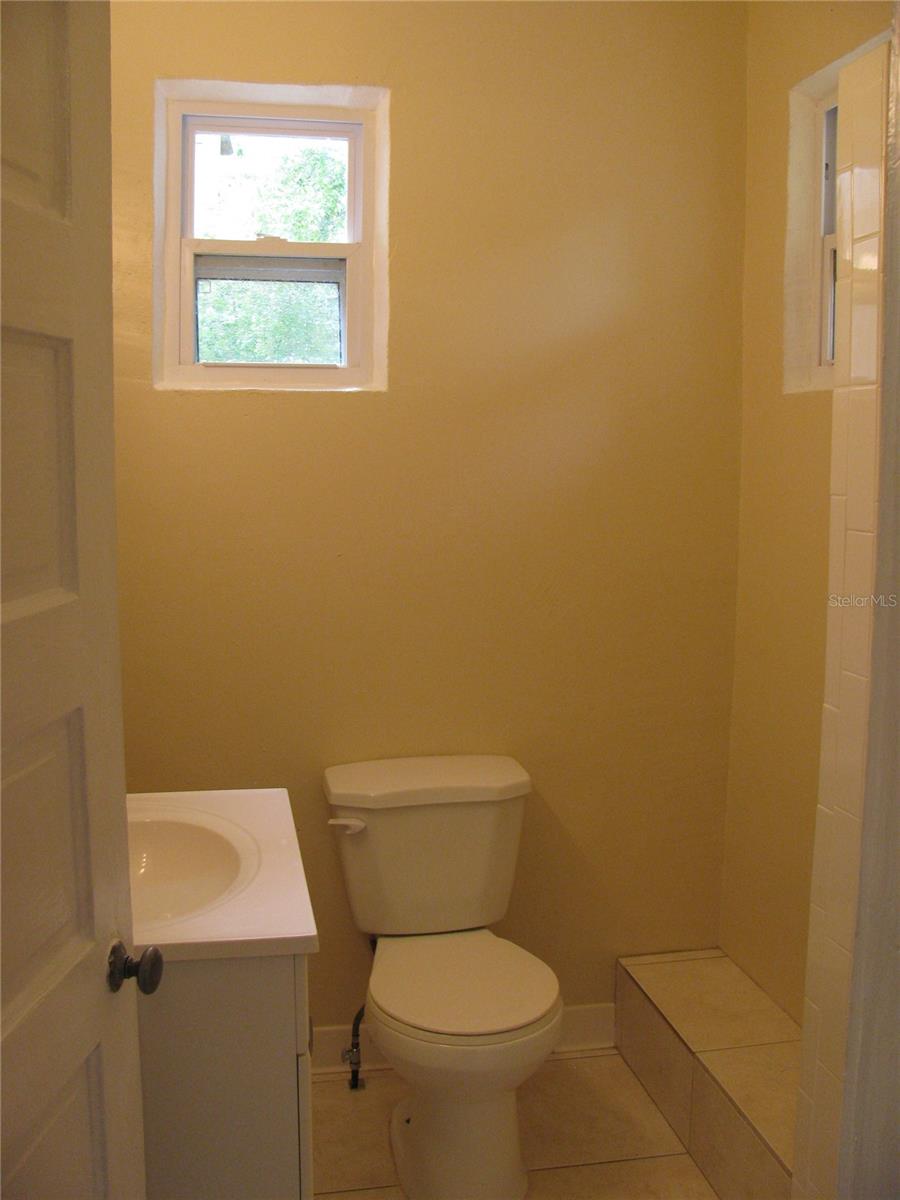 486 Oak St Property Photo 28