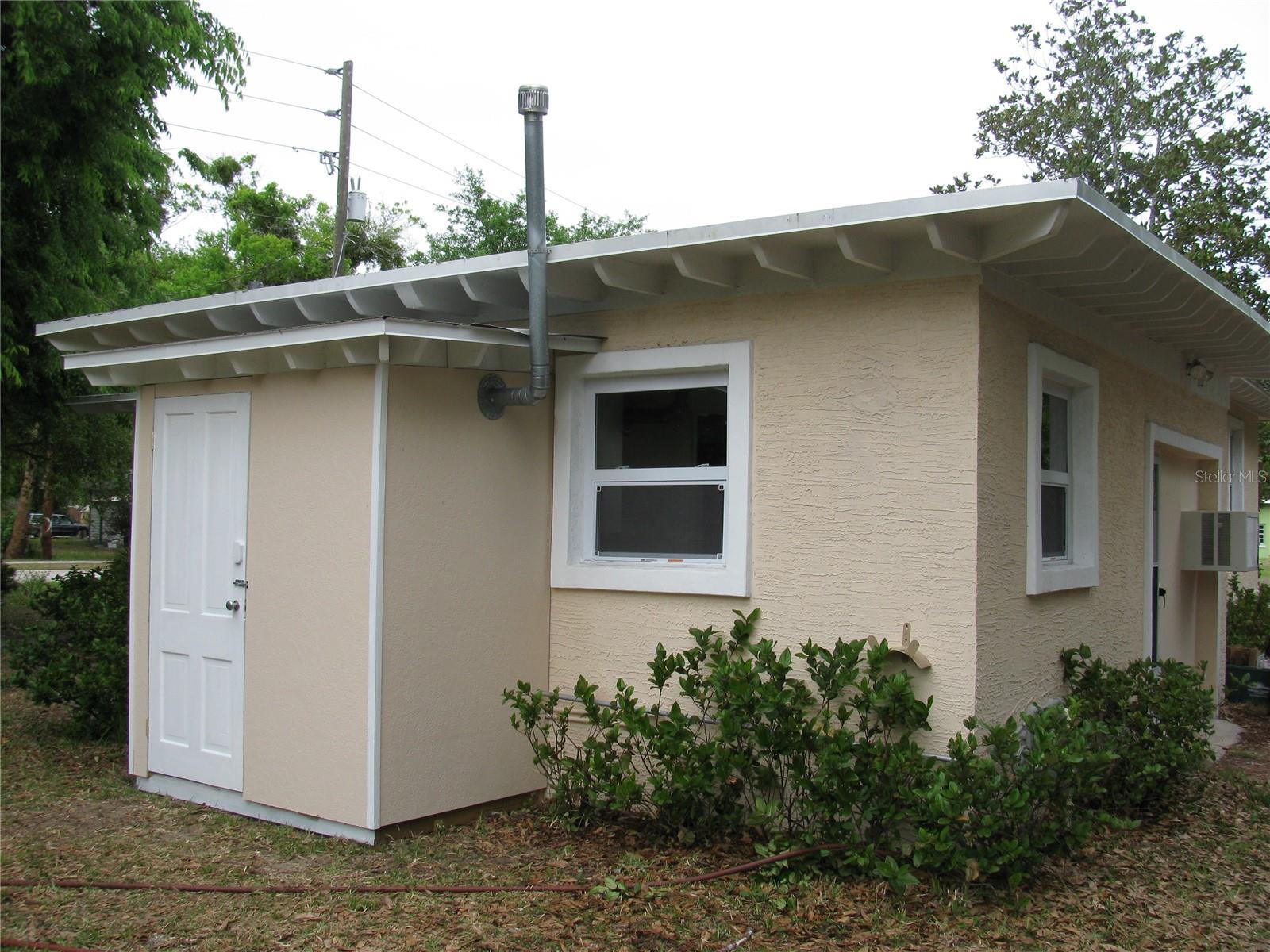 486 Oak St Property Photo 32
