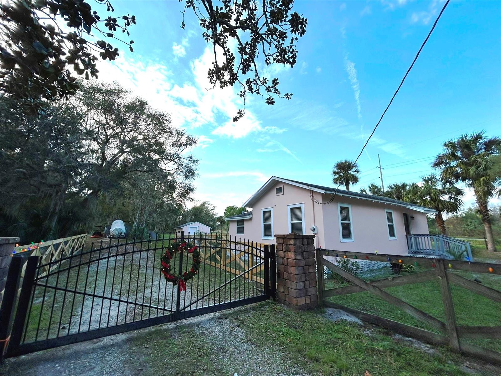 388 N Glencoe Rd Property Photo 1