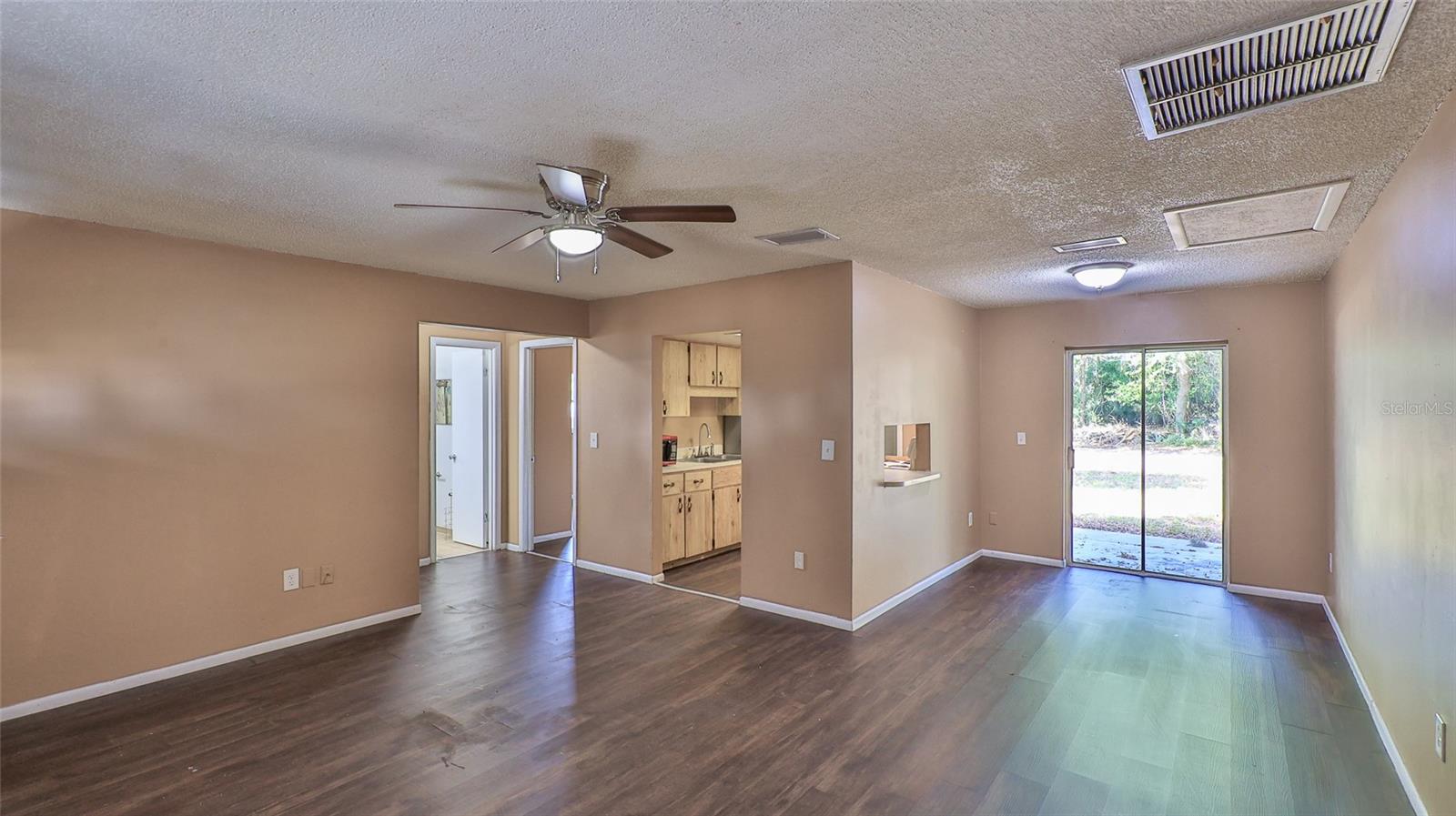 1802 N Fern Palm Dr Property Photo 7