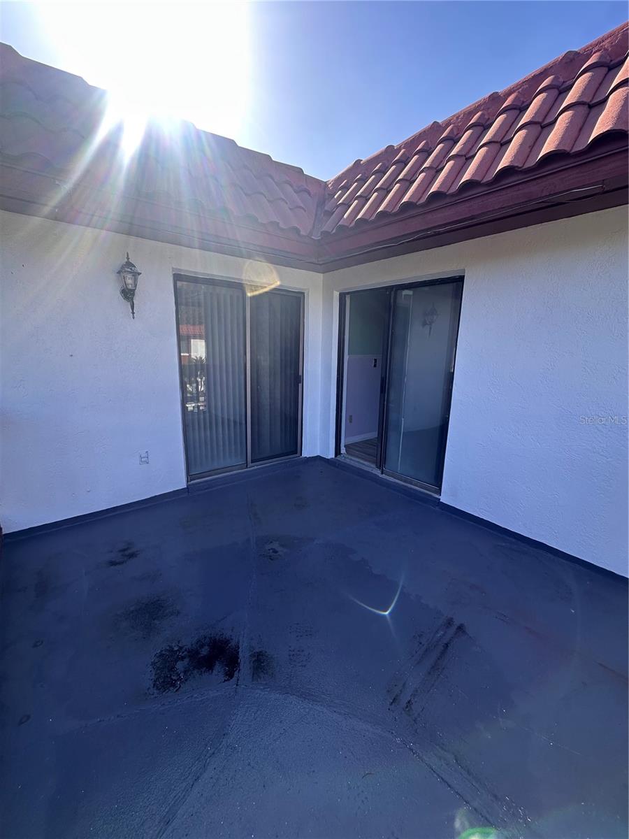 2016 Oak Meadow Cir Property Photo 4