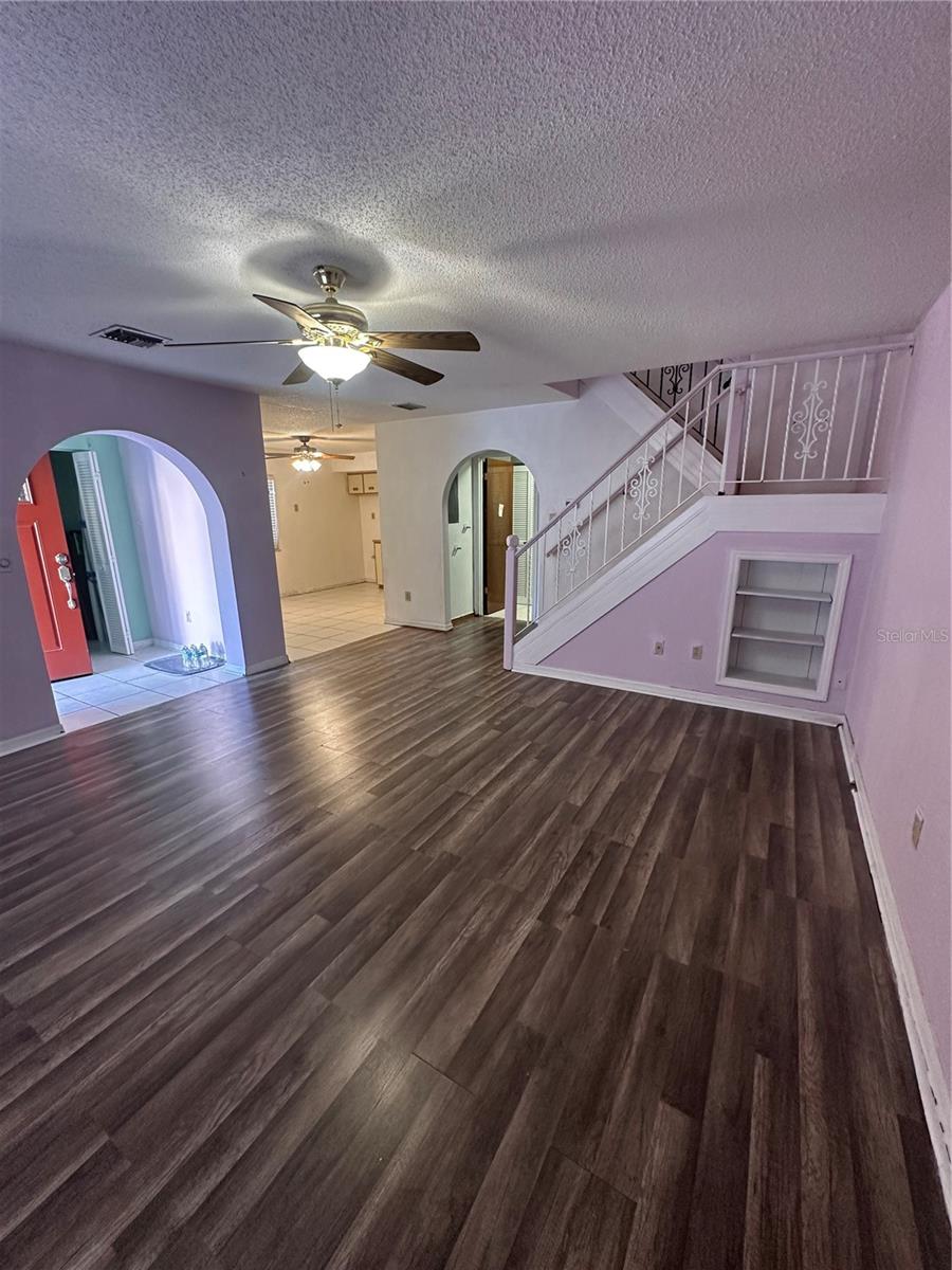 2016 Oak Meadow Cir Property Photo 6