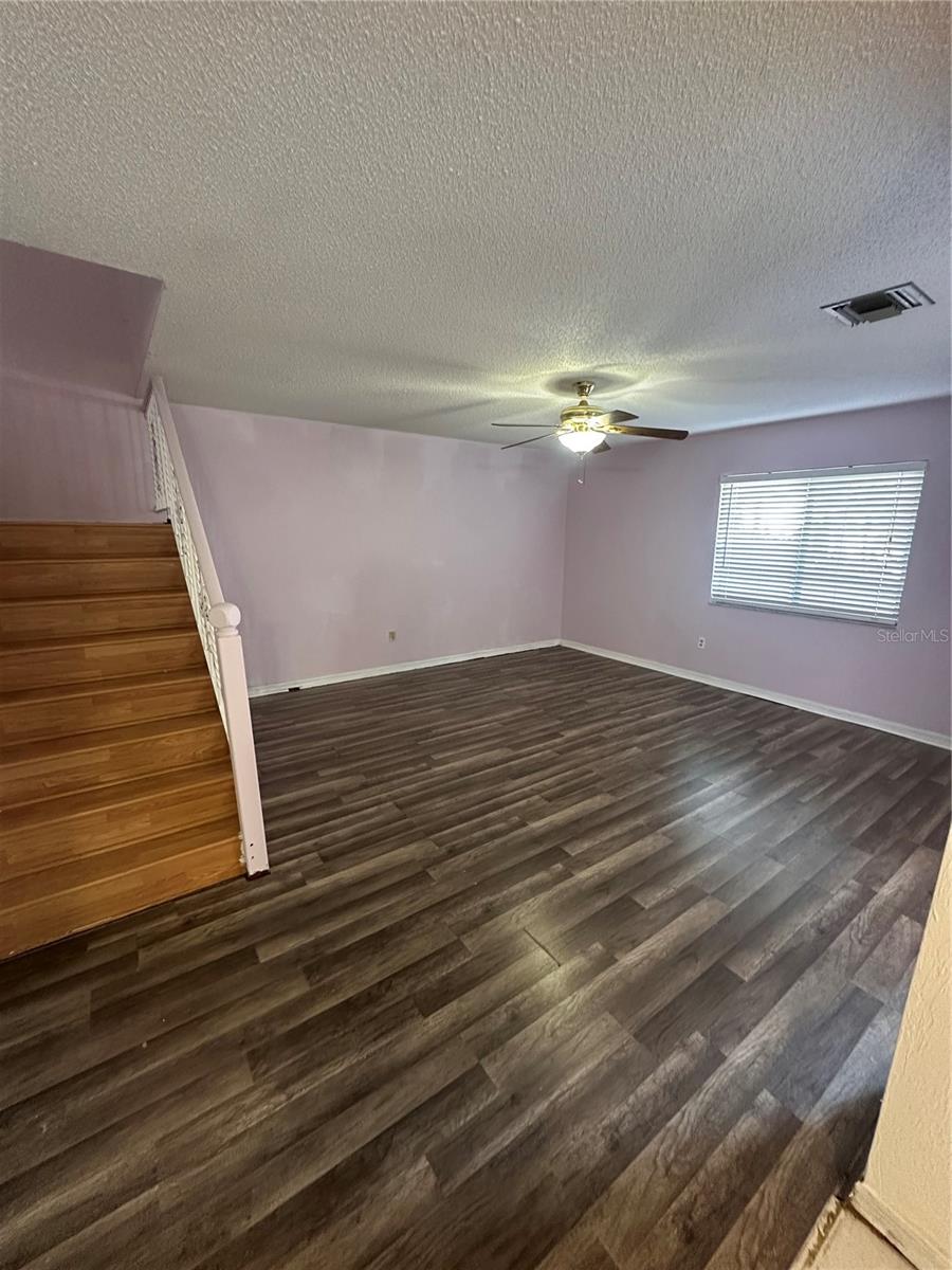 2016 Oak Meadow Cir Property Photo 7