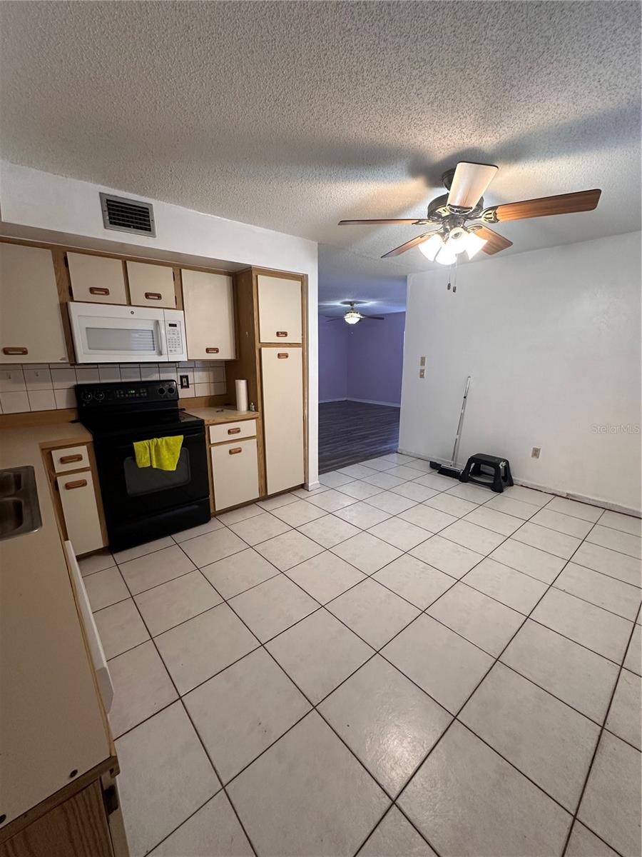 2016 Oak Meadow Cir Property Photo 20