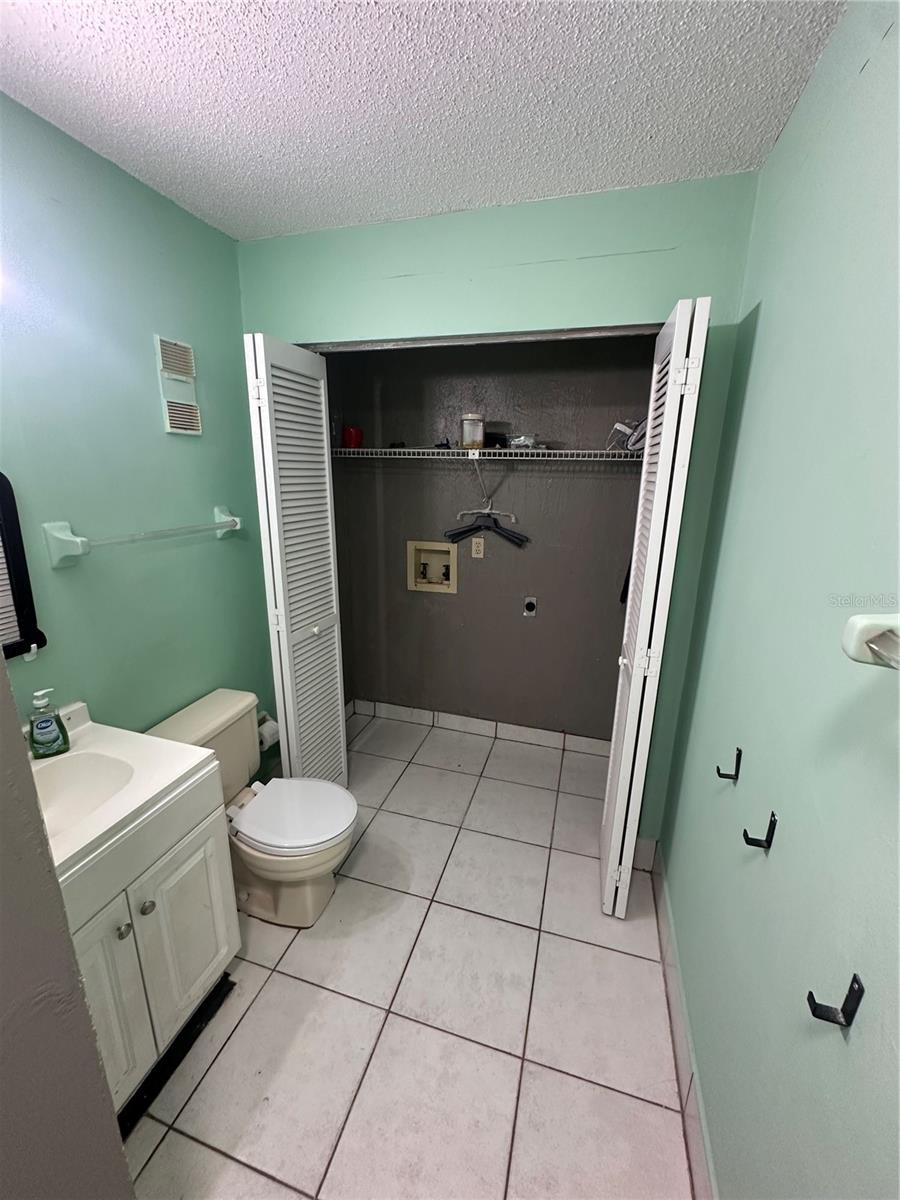2016 Oak Meadow Cir Property Photo 23