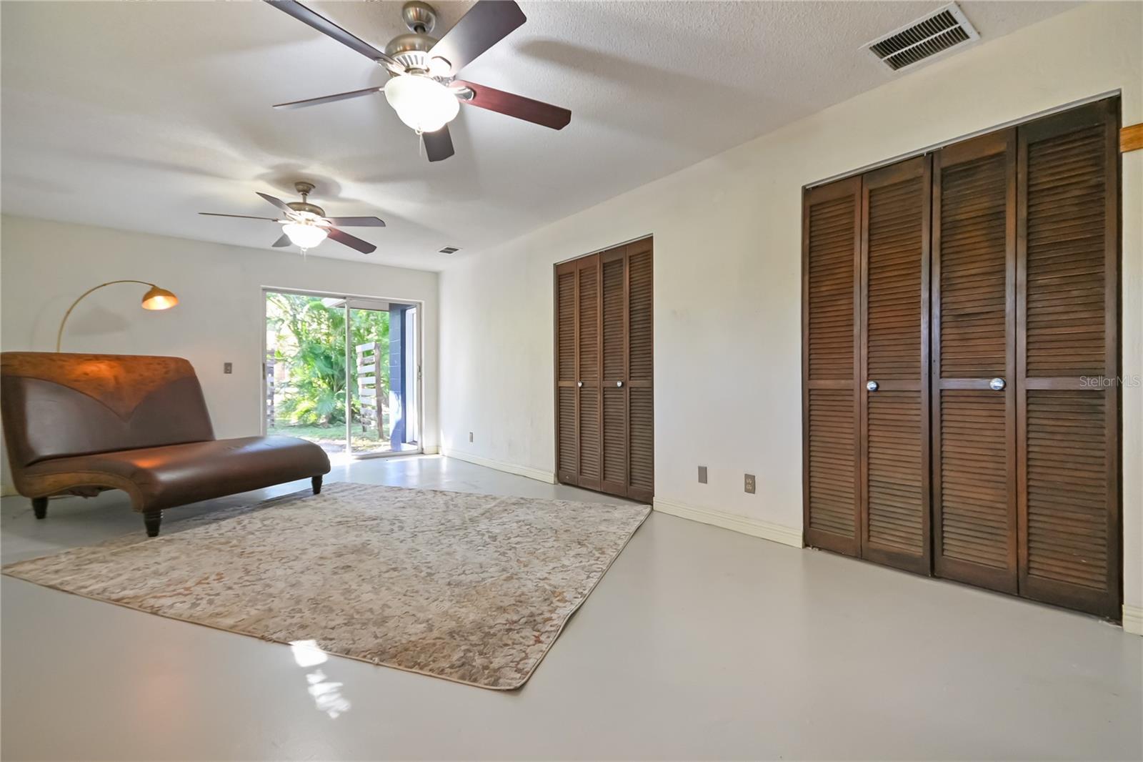 5820 Riverside Dr Property Photo 26