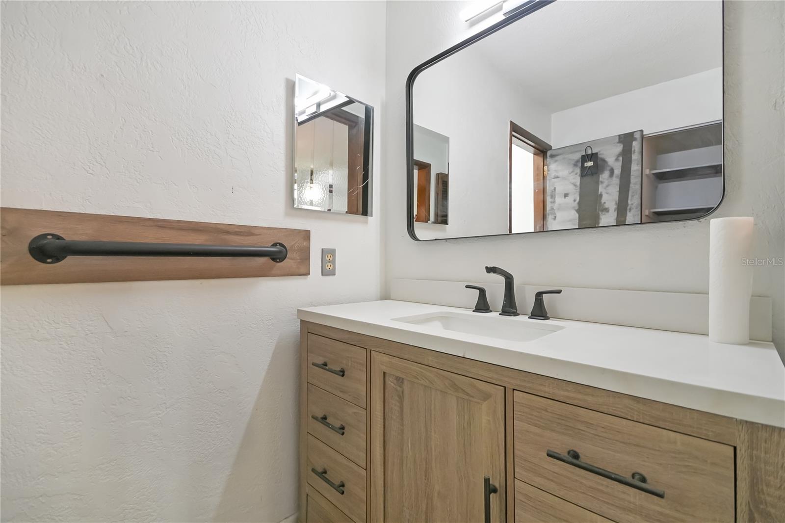 5820 Riverside Dr Property Photo 29