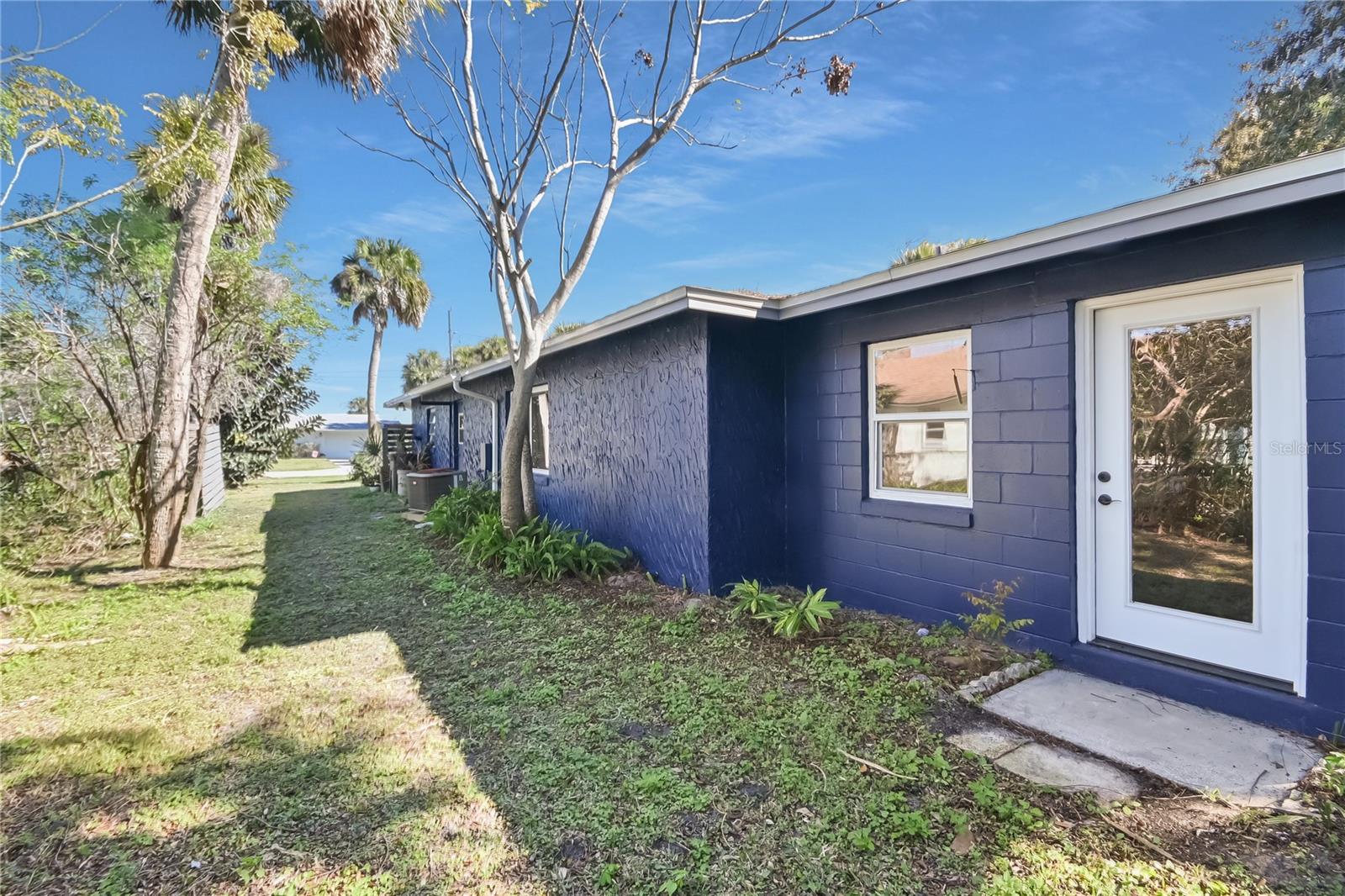 5820 Riverside Dr Property Photo 37