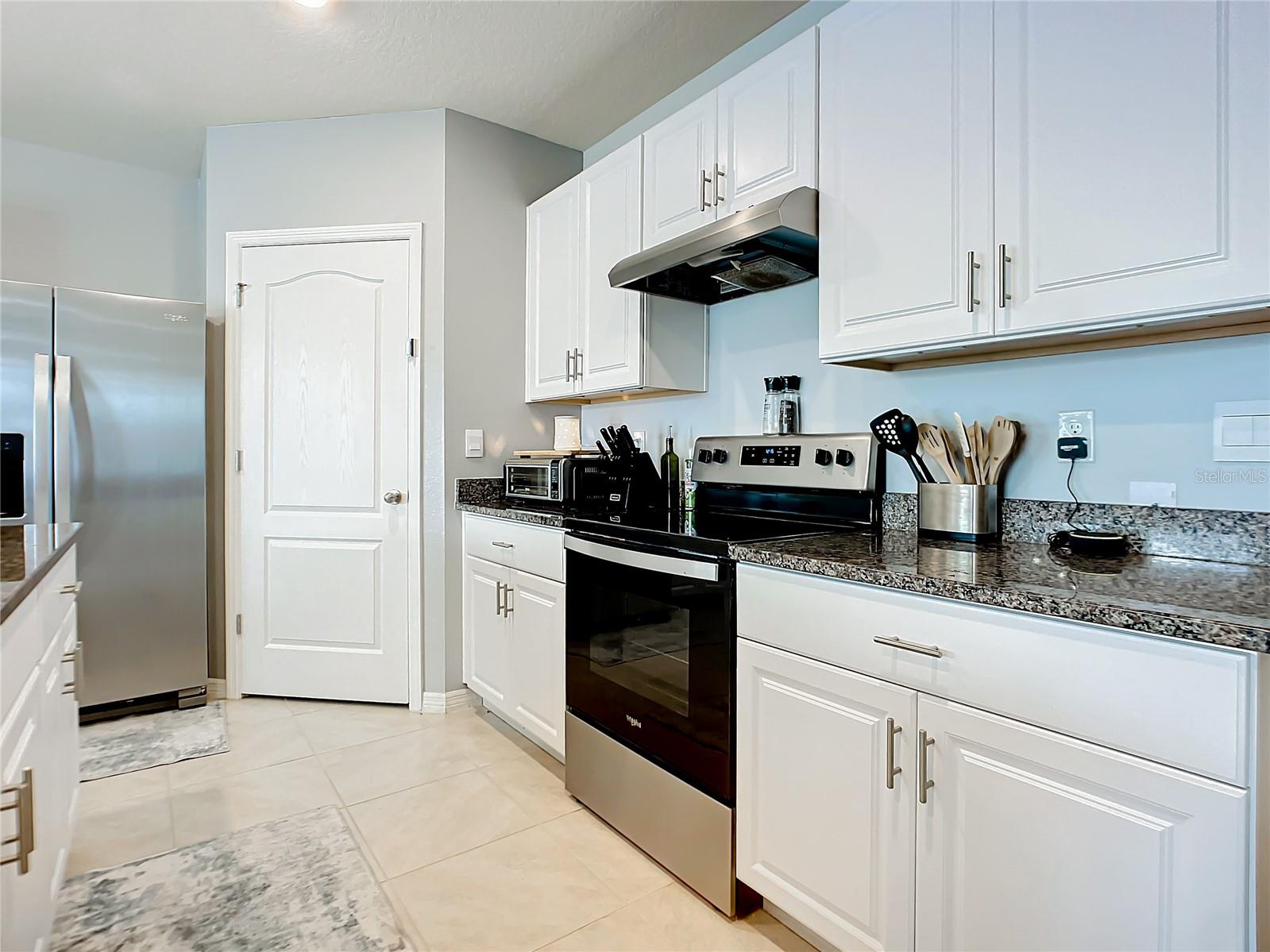 2607 Elmbrooke Way Property Photo 4