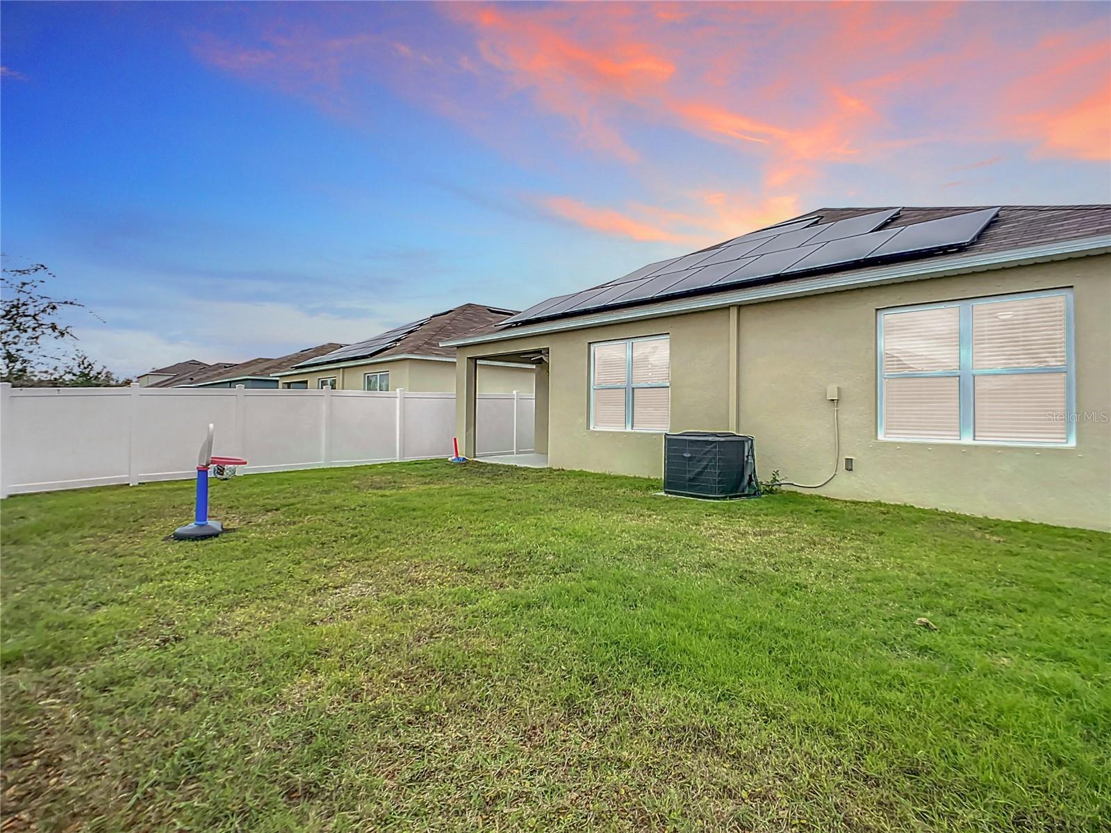 2607 Elmbrooke Way Property Photo 16