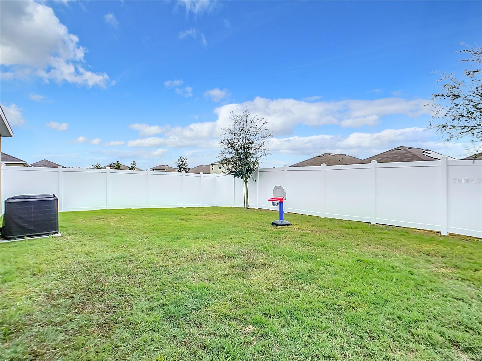 2607 Elmbrooke Way Property Photo 19