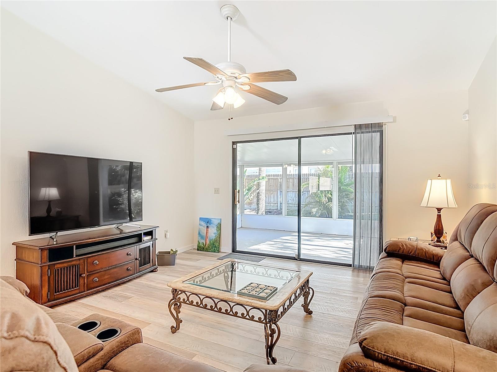 4761 Riverglen Blvd Property Photo 15