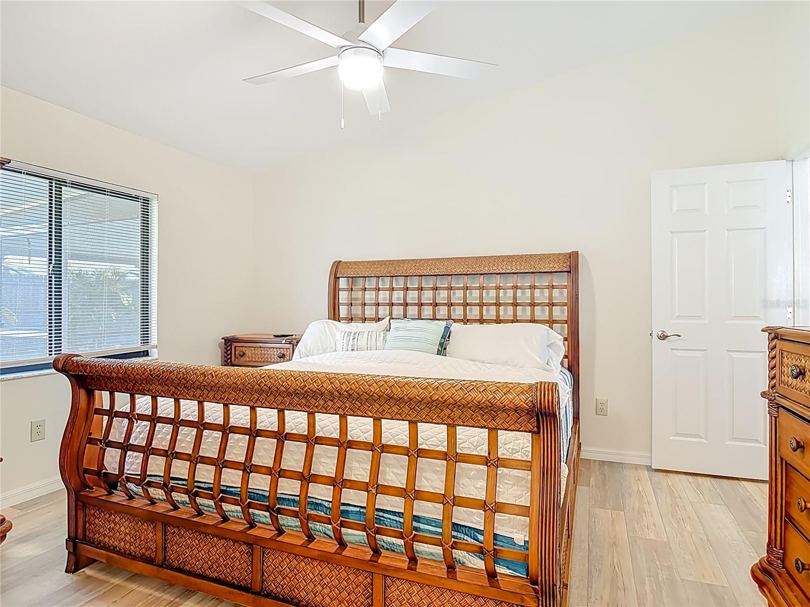 4761 Riverglen Blvd Property Photo 17