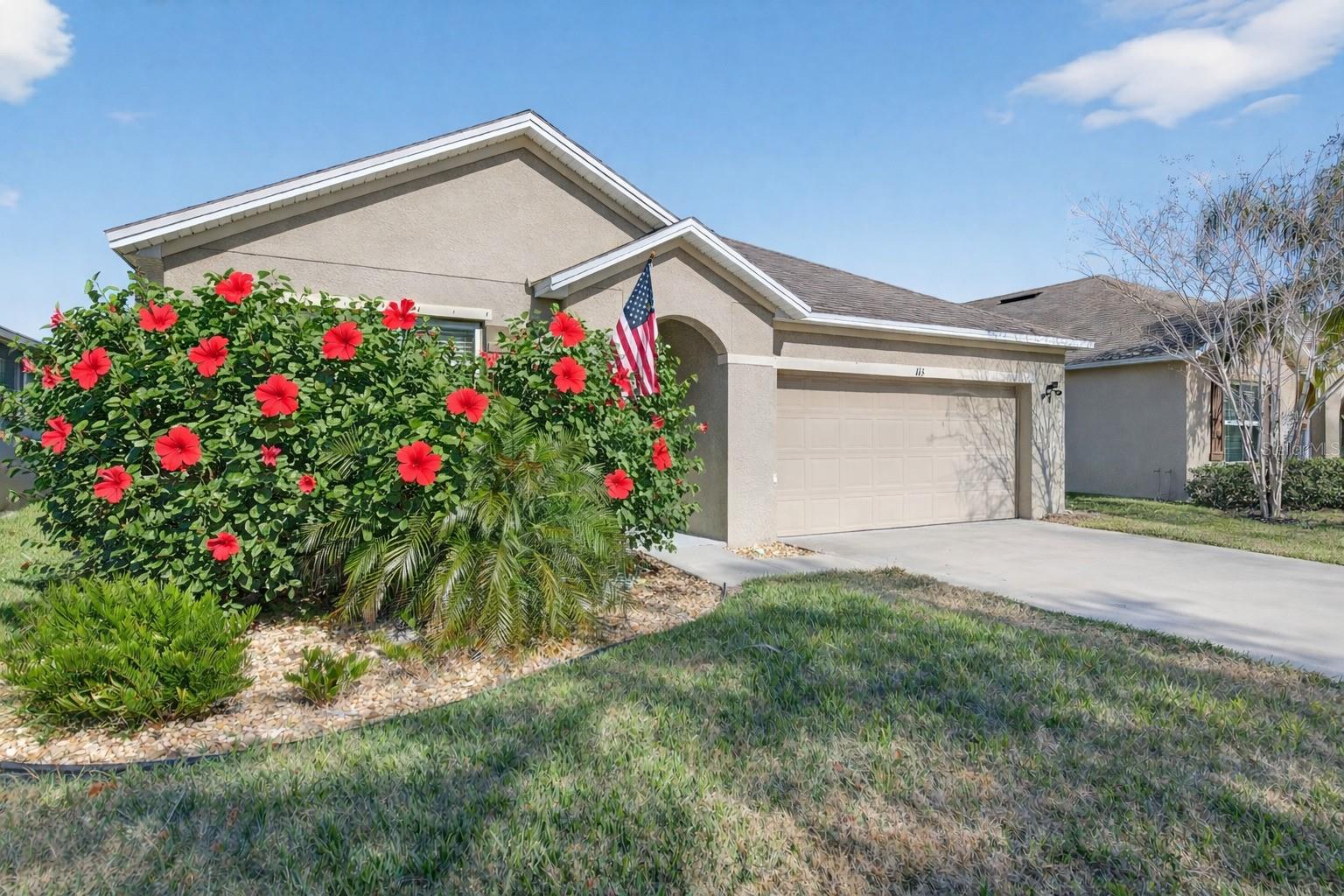113 Fishermans Cove Dr Property Photo 1