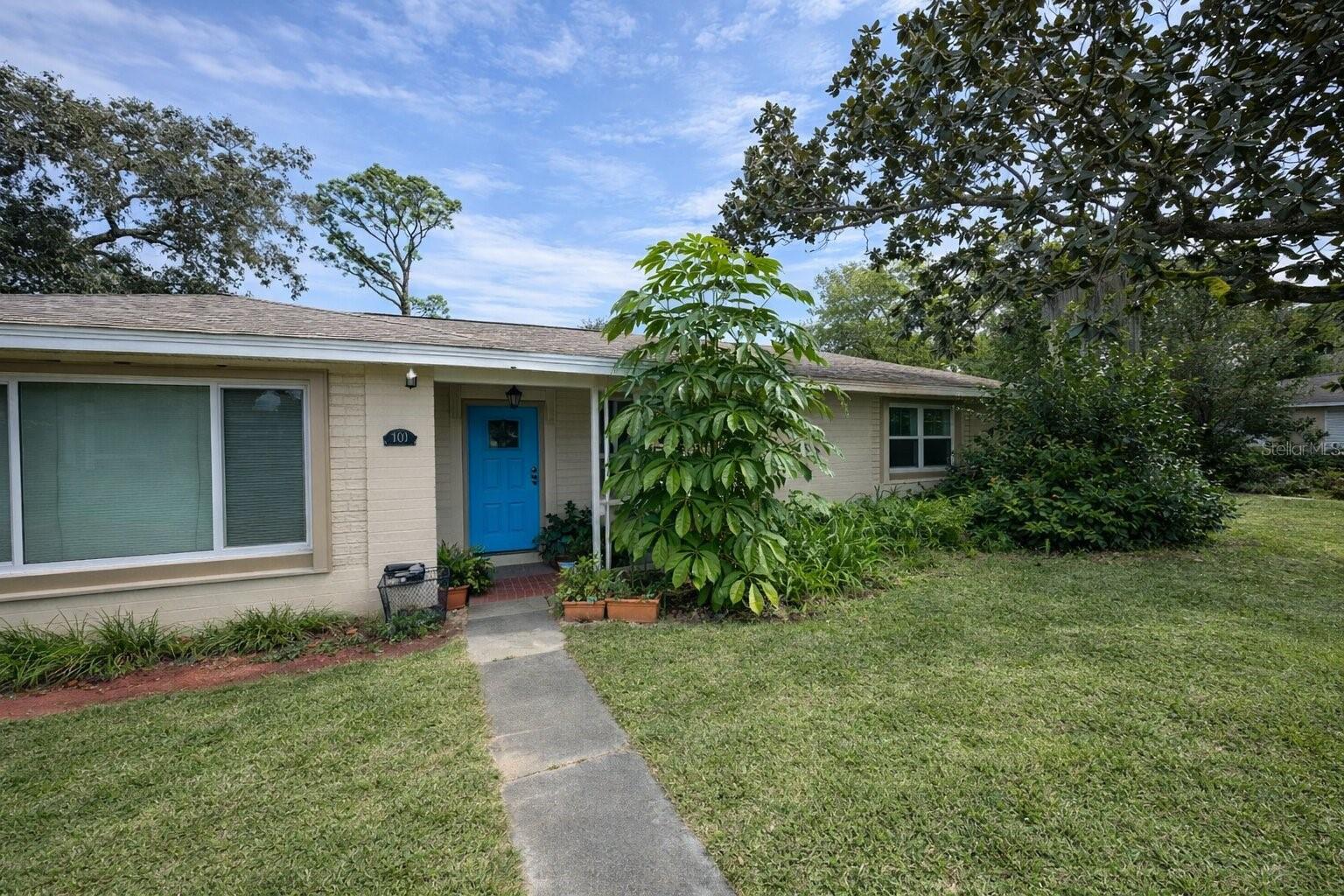 321 ROSLYN AVE