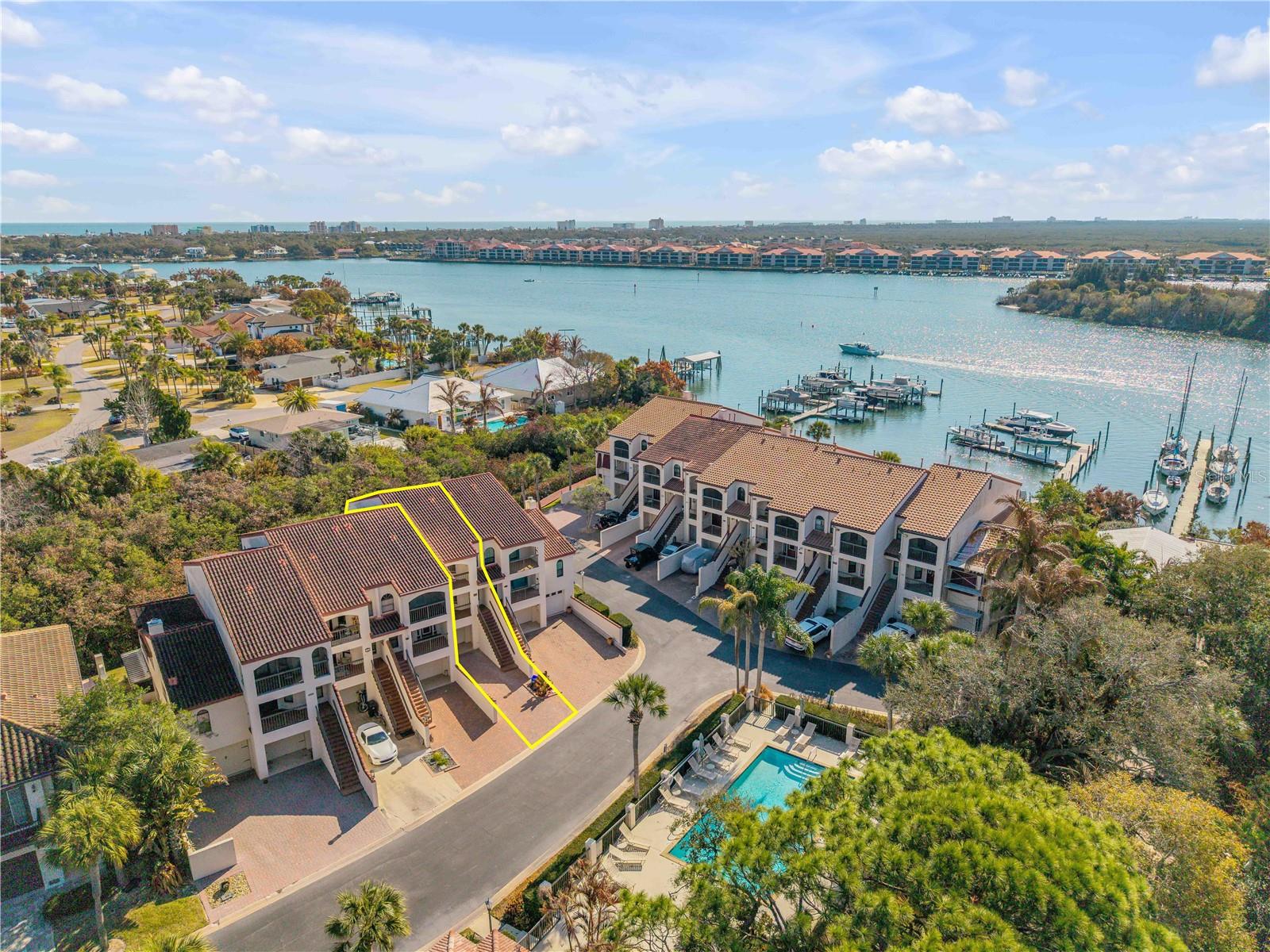 135 Marina Bay Dr Property Photo 1
