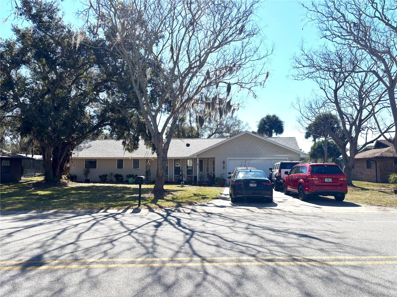 6 FAIRGREEN AVE