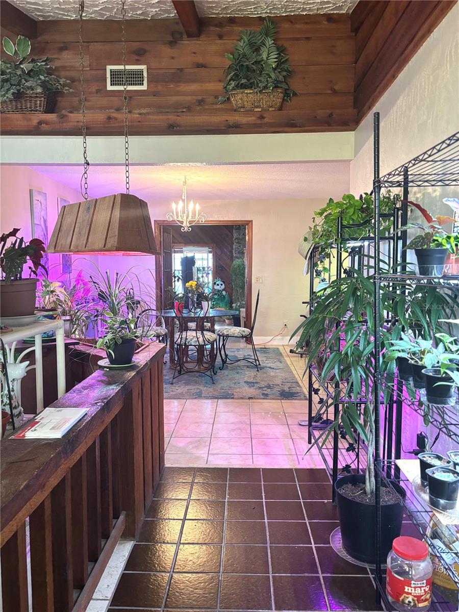 6 Fairgreen Ave Property Photo 3