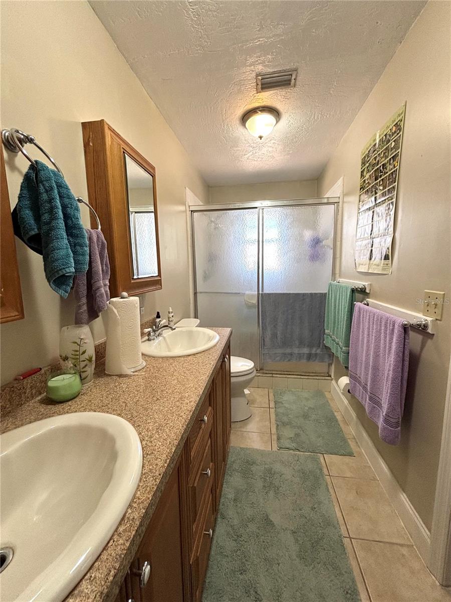6 Fairgreen Ave Property Photo 9