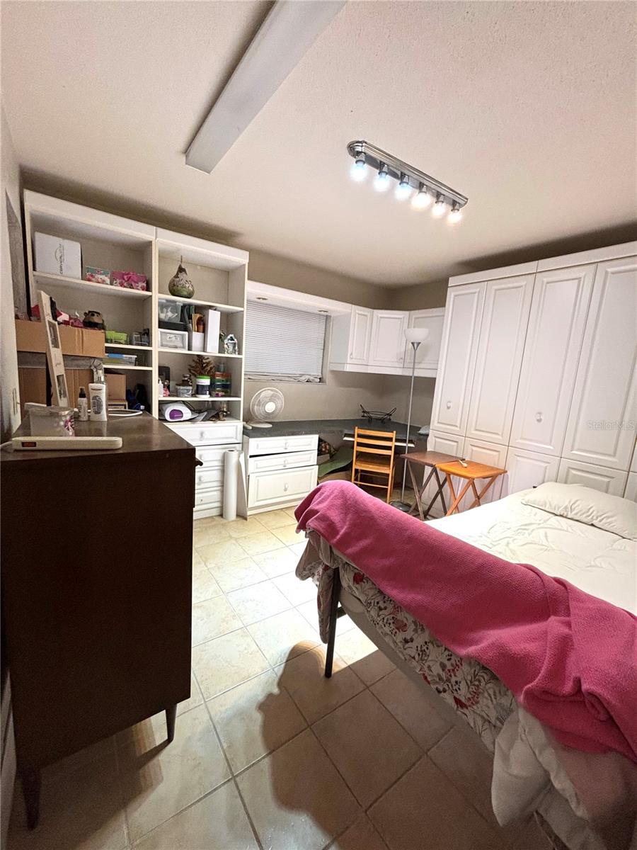 6 Fairgreen Ave Property Photo 12