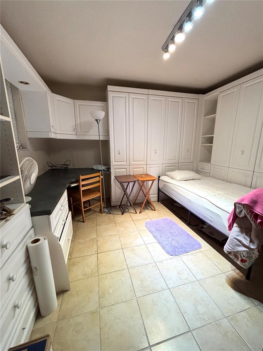 6 Fairgreen Ave Property Photo 13