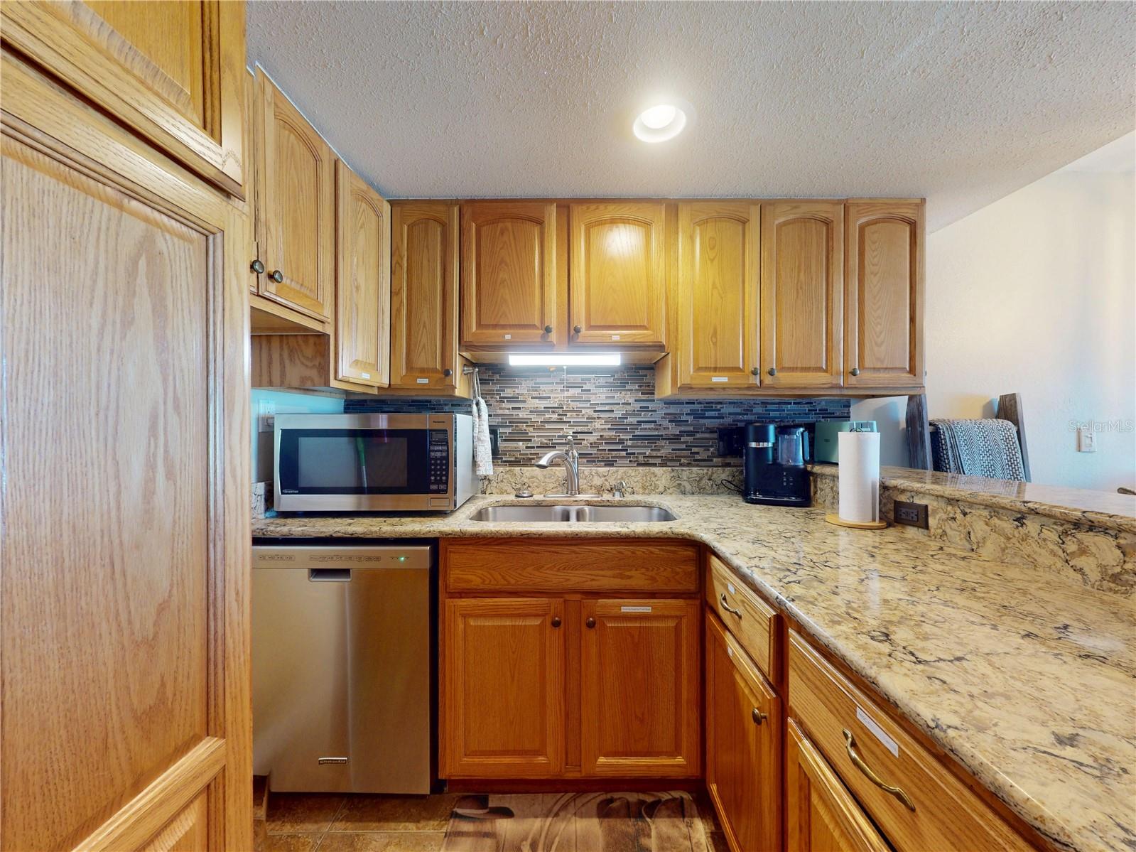 4849 Saxon Dr #c208 Property Photo 22