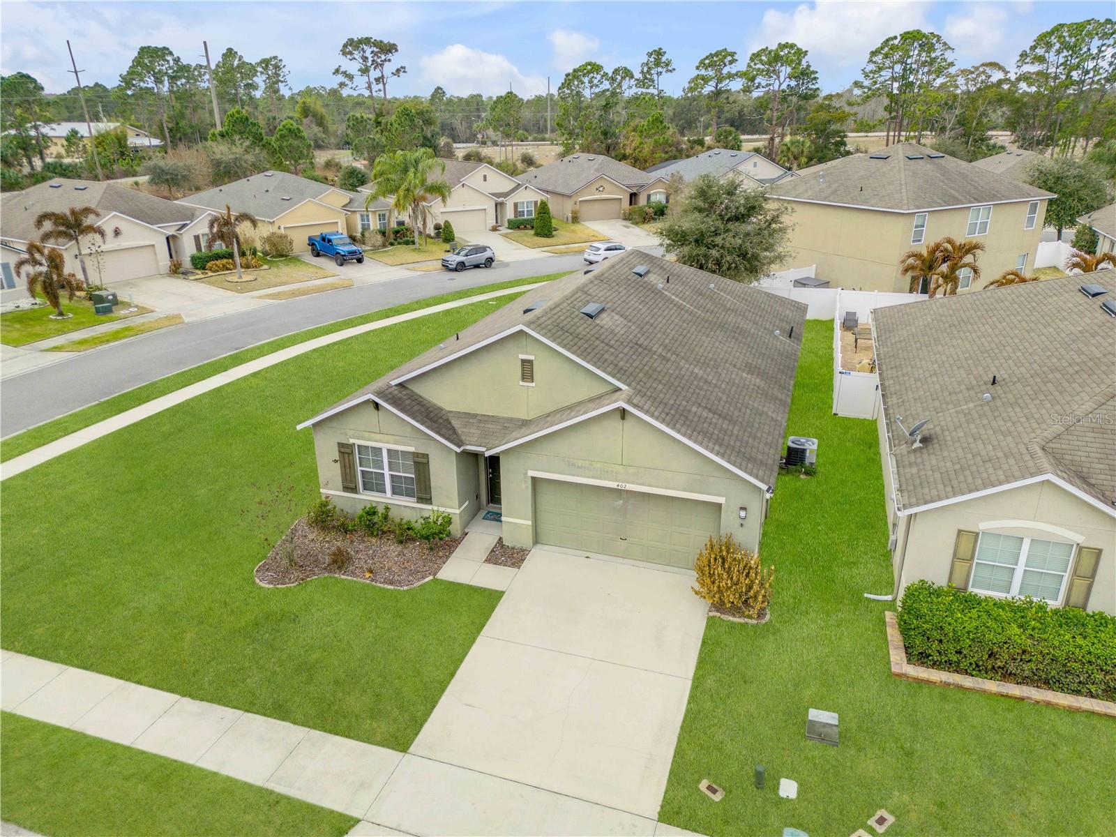 402 Pink Coral Ln Property Photo 2