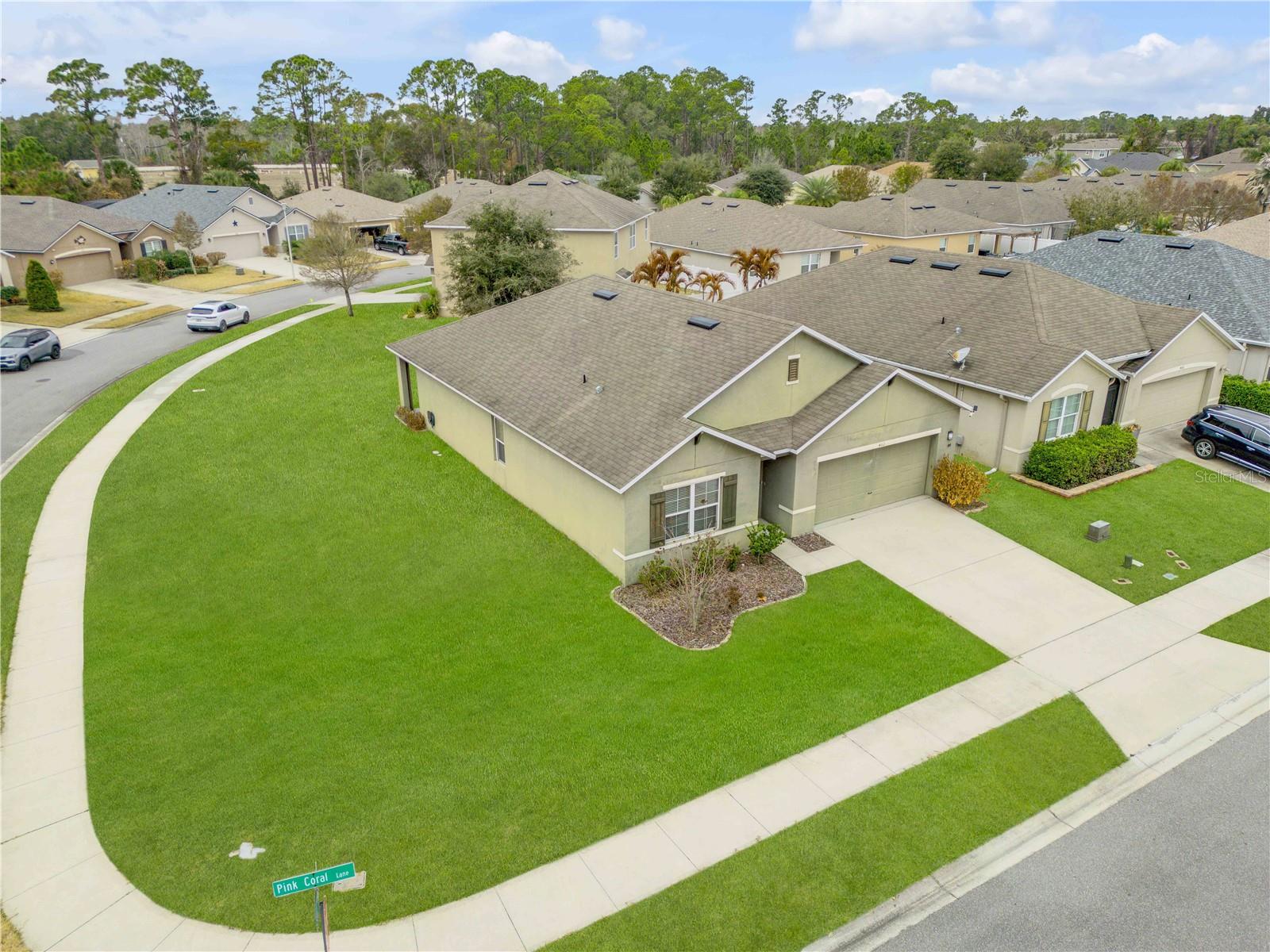 402 Pink Coral Ln Property Photo 3