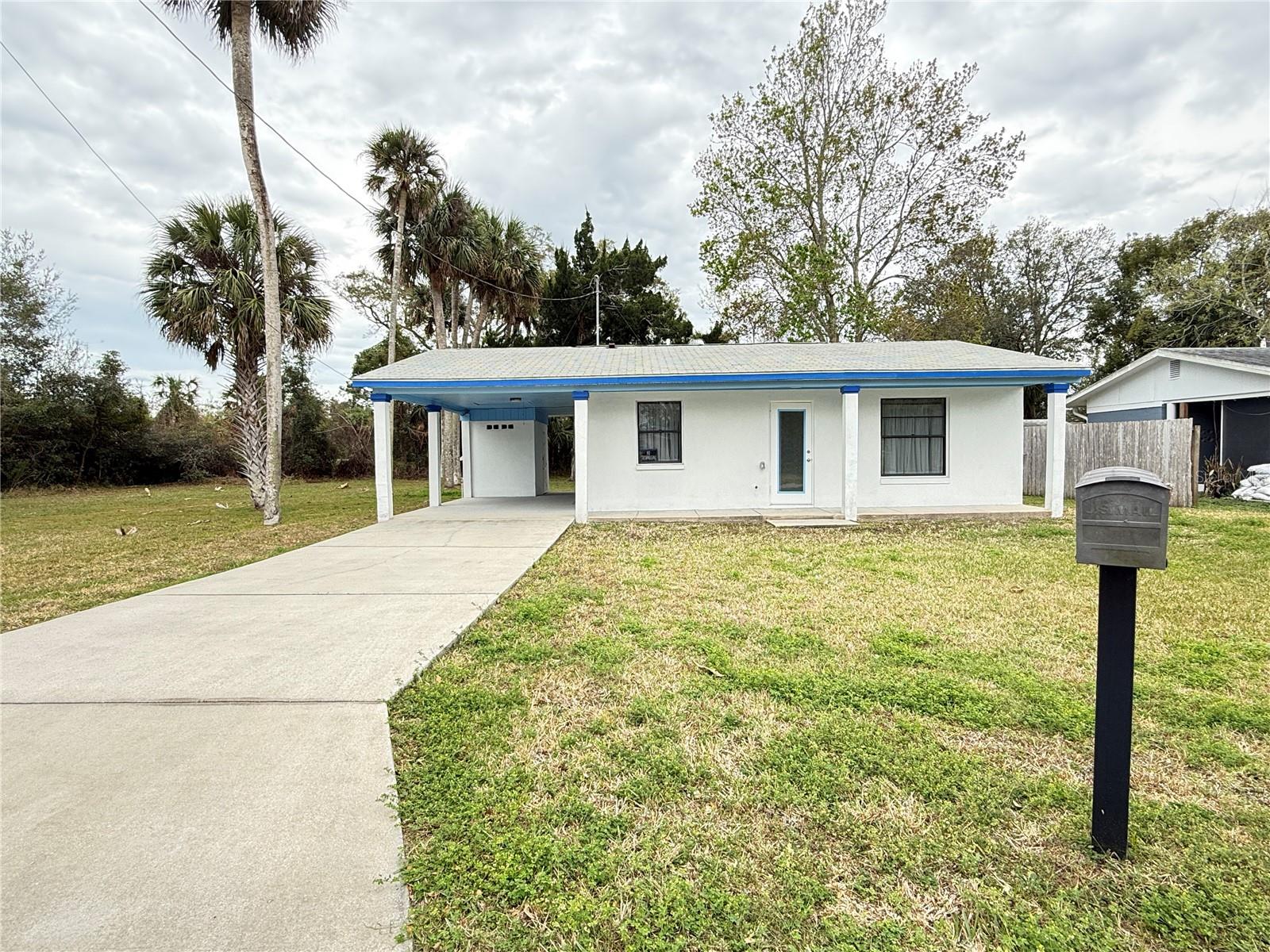 302 Adele St Property Photo 1