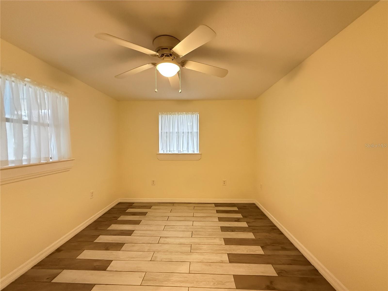 302 Adele St Property Photo 21