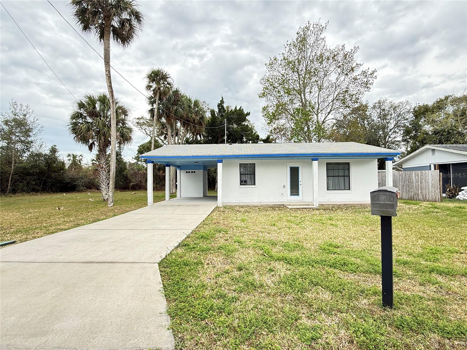 302 Adele St Property Photo 29