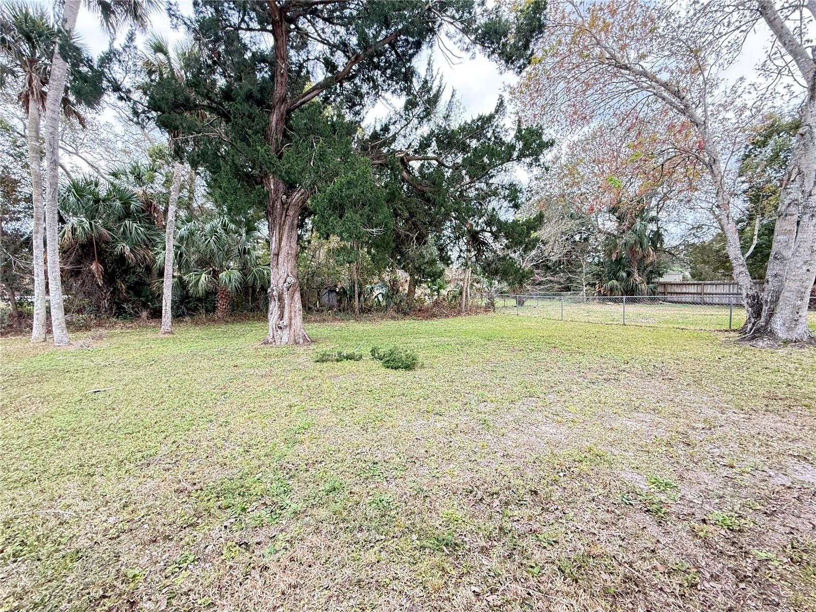 302 Adele St Property Photo 34